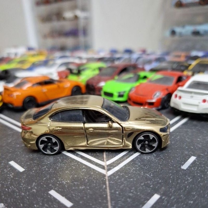 Majorette รถโมเดล Alfa Romeo Giulia สีทอง Limited