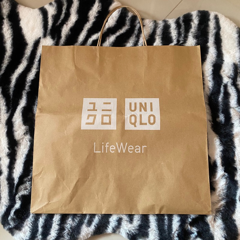ถุงมือสอง ถุงกระดาษคราฟท์ แบรนด์ Uniqlo ขนาดกลางและใหญ่ 12.5 , 15 นิ้ว