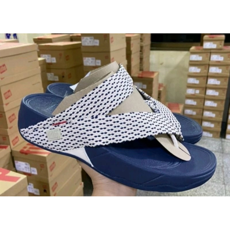 รองเท้าเเตะ fitflop สลิงรุ่นใหม่ สวย ใส่ได้ทั้ง หญิงและชายไซร้ 36----44
