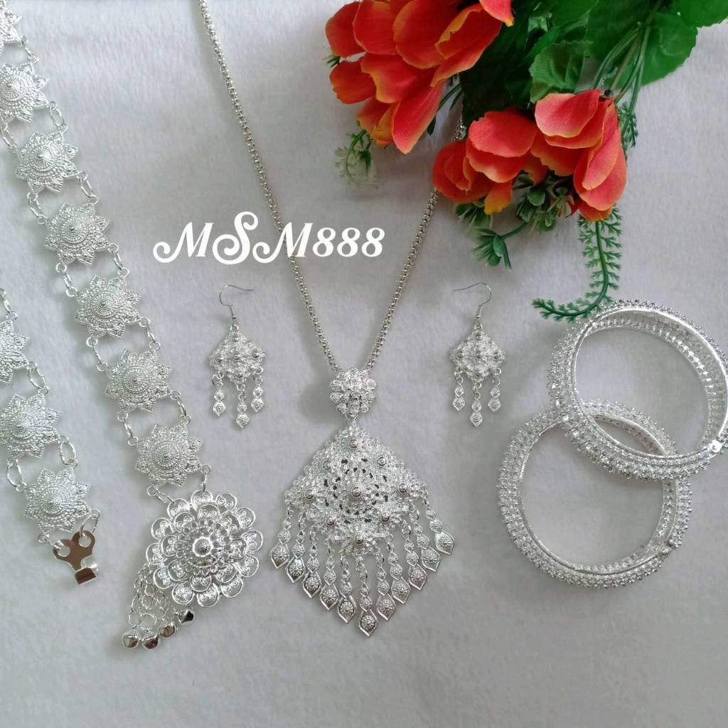 ชุดเซ็ทเครื่องประดับชุดไทยสีเงินขาว set 5 ชิ้น เครื่องประดับล้านนา รหัสMSM003