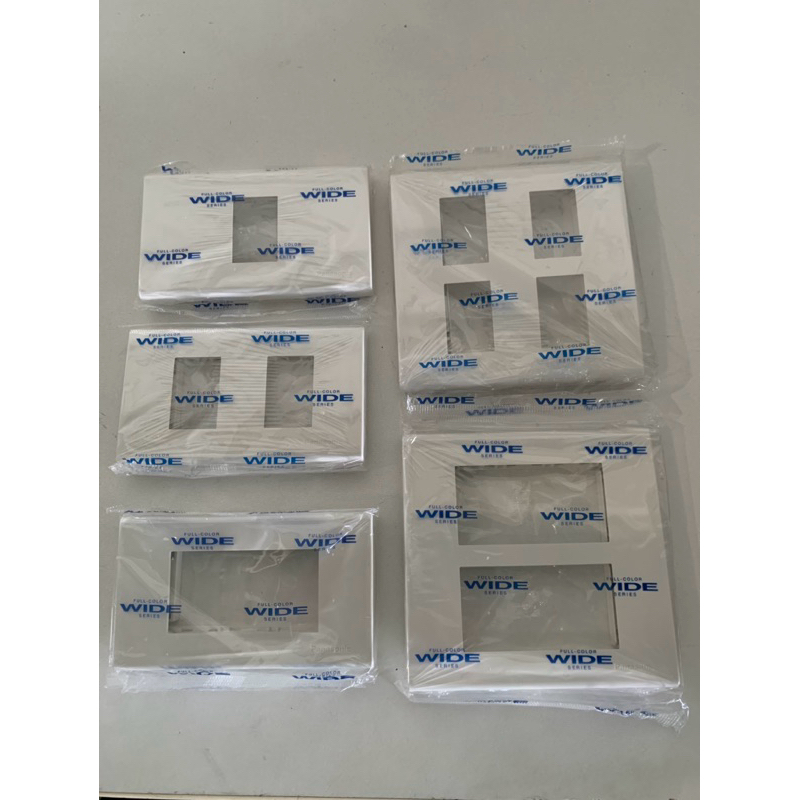 หน้ากากไฟ หน้ากากปลั๊กไฟ ฝาปลั๊กไฟ Panasonic 1 - 6 ช่อง รุ่นใหม่