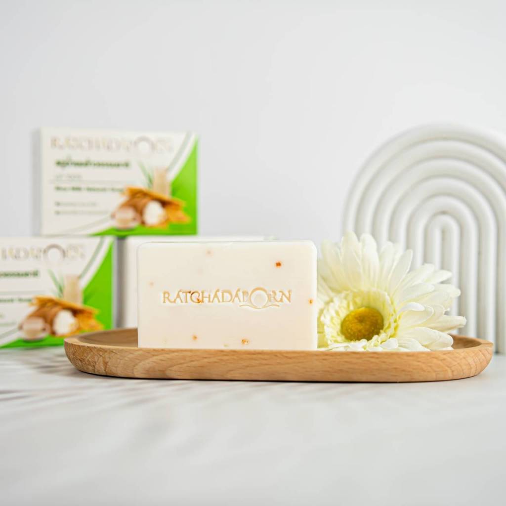 สบู่น้ำนมข้าวธรรมชาติแท้ 100% สบู่รัชดาพร By K.M. บอกลาสิวและความหมองคล้ำ ผิวสะอาดใส ขนาด 140 กรัม[ฟรี++สบู่ขนาดทดลอง]