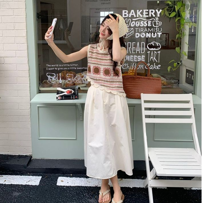 เสื้อถัก แขนกุดคอกลมน่ารัก สไตล์หวานๆ ใส่เที่ยวคาเฟ่ เที่ยวทะเล ลุคซัมเมอร์ที่ถูกต้อง พร้อมส่ง