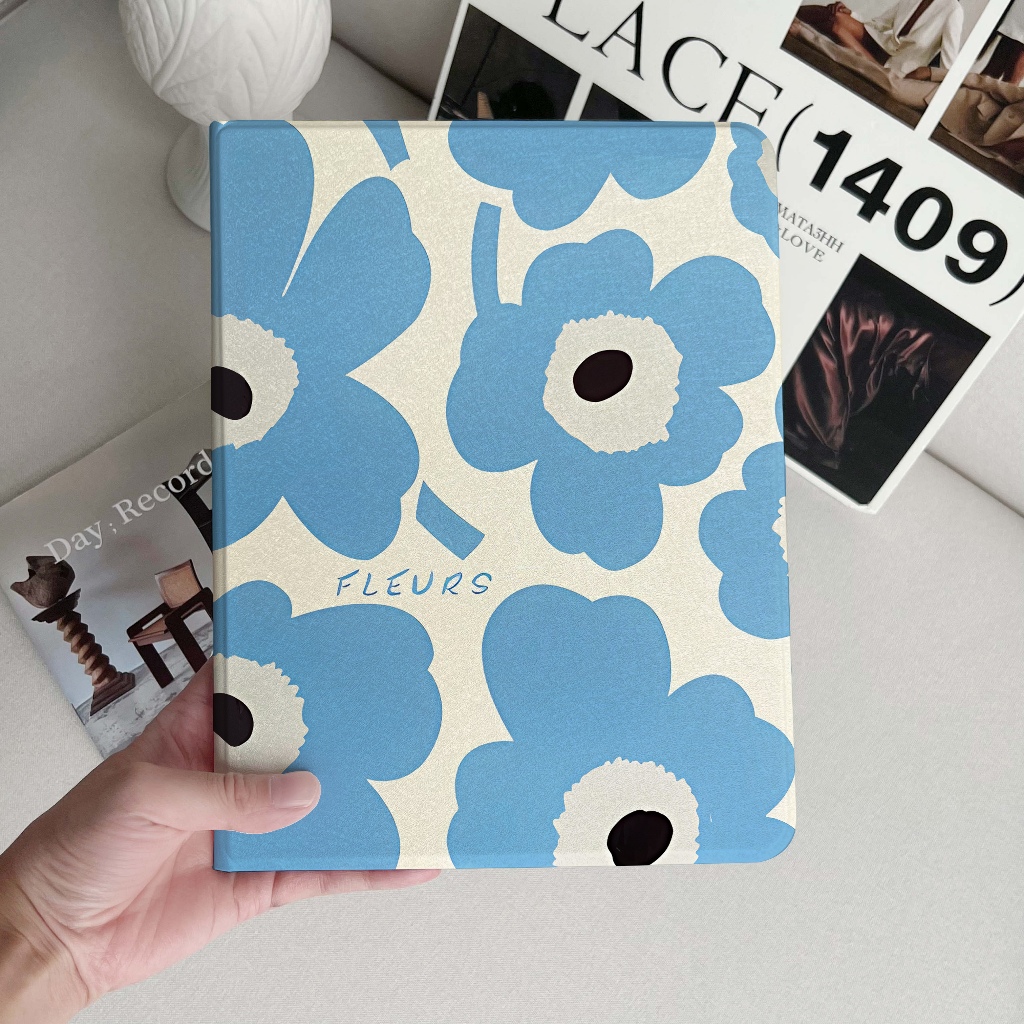 🚀จัดส่งทันที🚀case iPad ดอกไม้สีฟ้า Air7/6 13 Air5 Gen9 Air8 Pro11 2024พร้อมถาดใส่ปากกา เคสiPad Gen11