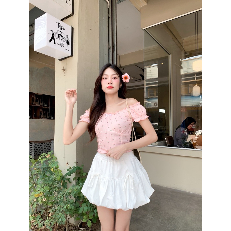 DEMIE CROP 🌥️🧸🐰ครอปแขนสั้น ผ้ายืดลายดอกจิ๋ว