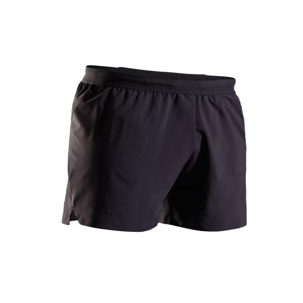 (ของแท้)Decathlon กางเกงขาสั้นใส่วิ่งน้ำหนักเบาสำหรับผู้ชายรุ่น Kiprun (สีดำ) 8588345