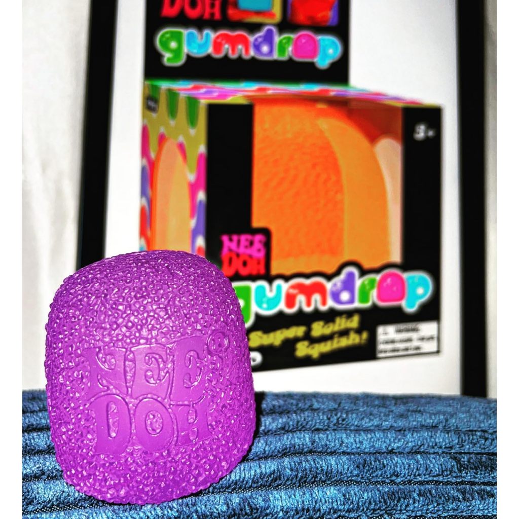 [กรุณาทักแชทก่อนสั่งซื้อ] Schylling NeeDoh - Gumdrop - ลูกบอลบีบใสคลายเครียด - คละสี 1 แพ็ค