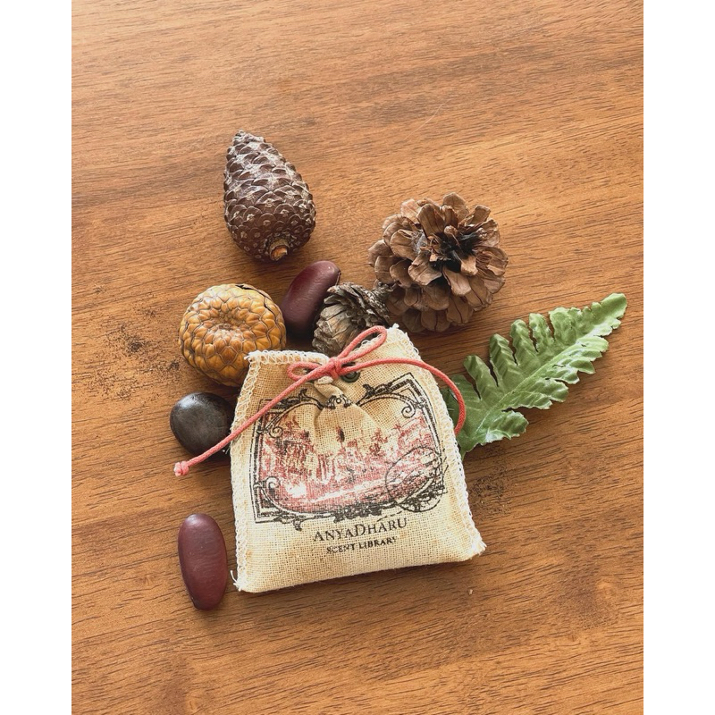 ANYADHARU Traditional Asian Petite Perfume Sachet อันญาดารุ ถุงหอมขนาดเล็กสำหรับลิ้นชัก กระเป๋าเดินทาง น้ำหอม