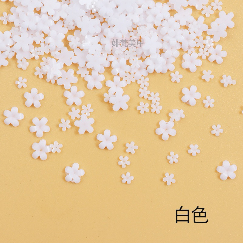 อะไหล่ติดเล็บดอกไม้จิ๋ว คละสี สีขาว ขนาด 3mm (ปริมาณ 1.2g)