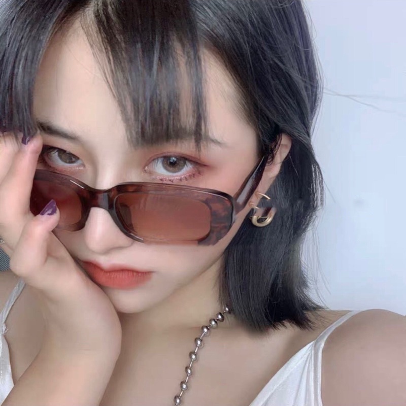 [จัดส่งรวดเร็ว]แว่นกันแดดแฟชั่นผู้หญิงเกาหลีกรอบสี่เหลี่ยมฮิปฮอปย้อนยุคป้องกันรังสียูวีชากรอบสีแว่นตาเครื่องประดับแฟชั่น - รูปที่ 6