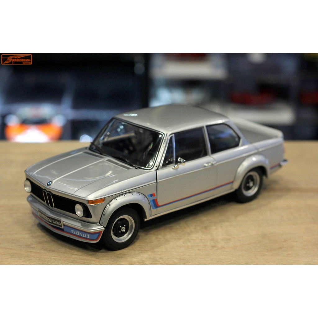 Kyosho 1/18 BMW 2002 Turbo Silver