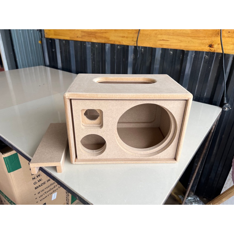 ตู้ระบบ2.0 ซับ6.5 นิ้ว กลาง 3 นิ้ว แหลม 2 นิ้ว