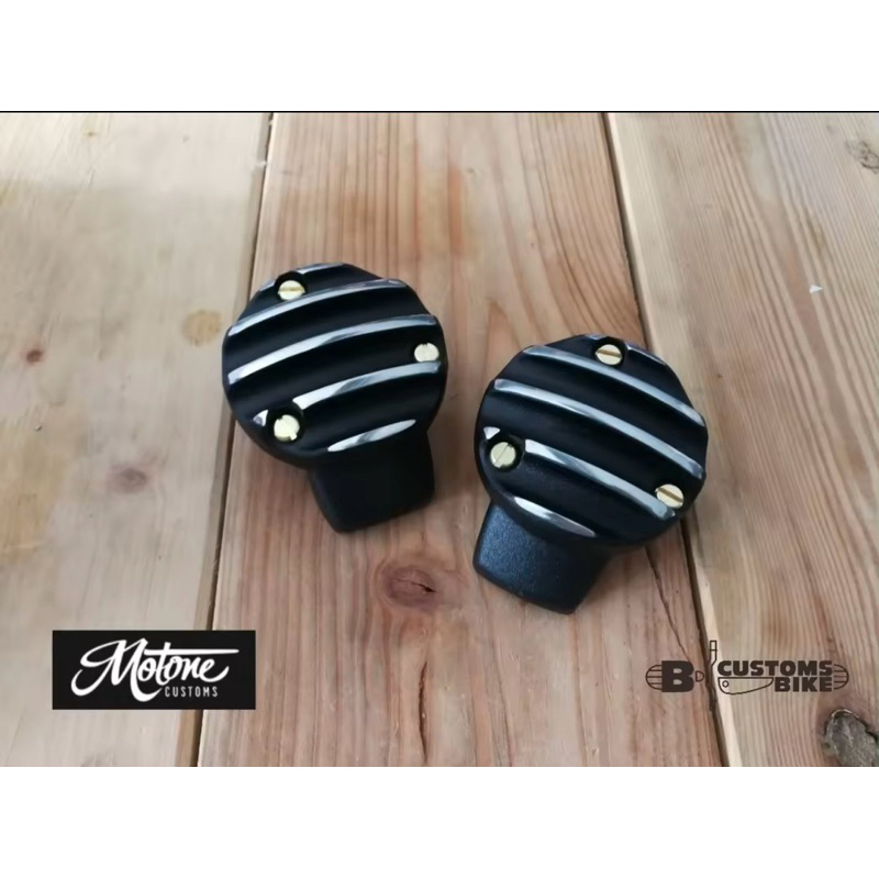 ครอบคาบูหัวฉีด TPS cover Finned Black/Silver ลายฟินน์ดำ/เงิน จาก Motone แท้