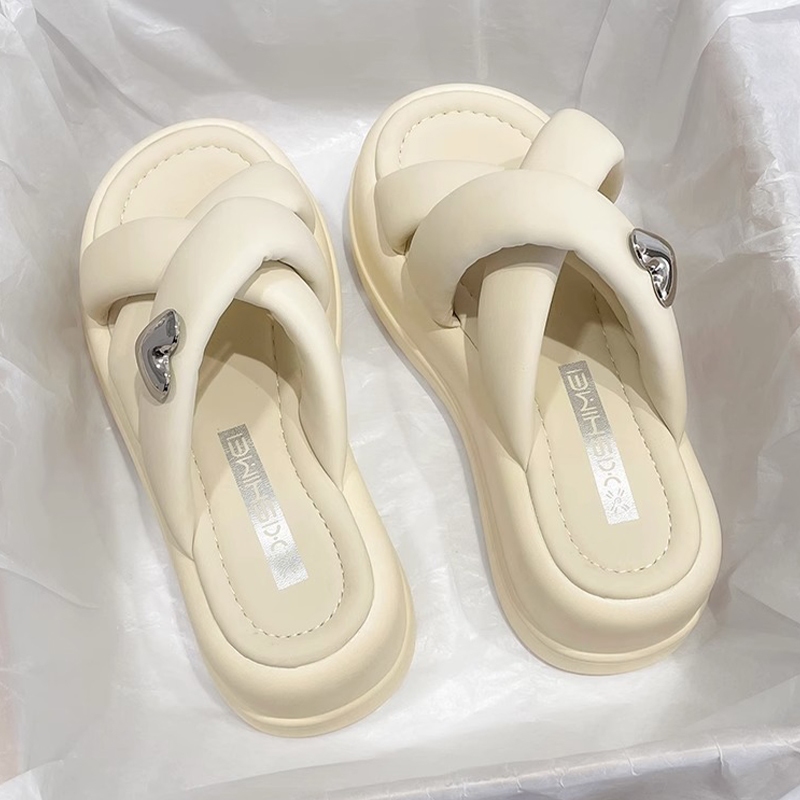 Walkon สุดปังงง รองเท้าแตะแฟชั่นผู้หญิง พื้นนิ่มน้ำหนักเบา ต้องยกให้รุ่นนี้ มาใหม่สวยสับมากๆ ทรงสายไขว้ใส่แล้วรับกับรูปเ