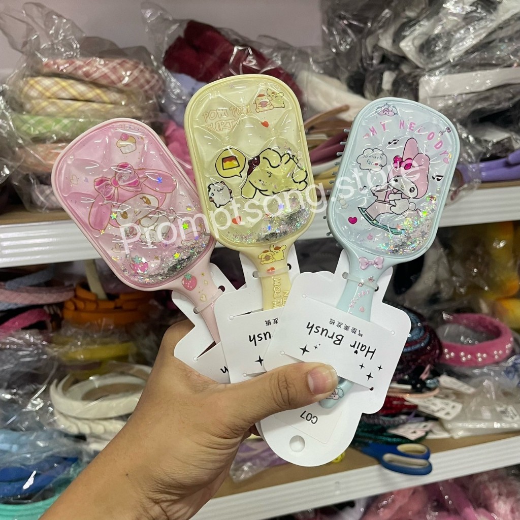[PS-พร้อมส่งในไทย] แปรงหวีผมซานริโอ้ หวีเบาะลมลายการ์ตูนอนิเมะ พกพาได้ สามารถพกพาเดินทางได้สะดวก หวีดนวดผม วัสดุคุณภาพดี ราคา ถูกที่สุด ดีลบีเคเค แกลเลอรีภาพที่ 4
