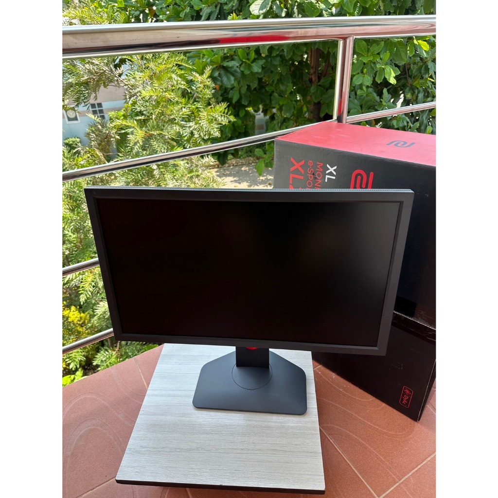 ZOWIE รุ่น XL2411K  TN  144Hz DyAc™ 24" จอเกม Esports
