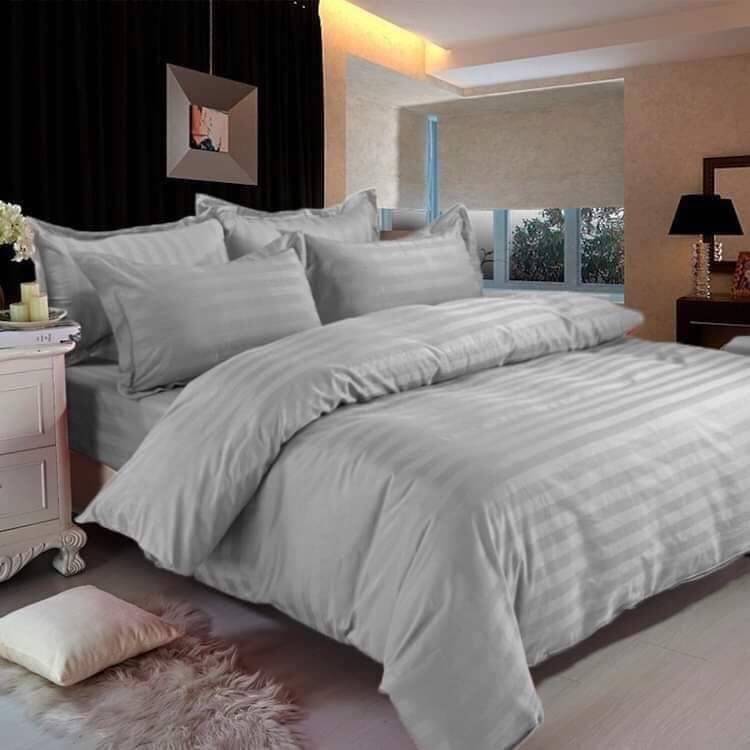 ผ้าห่ม ผ้านวม ผ้าห่มนวม ขนาด 5 ฟุต / 6 ฟุตลายริ้ว เกรดโรงแรม  ผ้าริ้วอย่างดี  จำหน่ายราคา ปลีก-ขายส