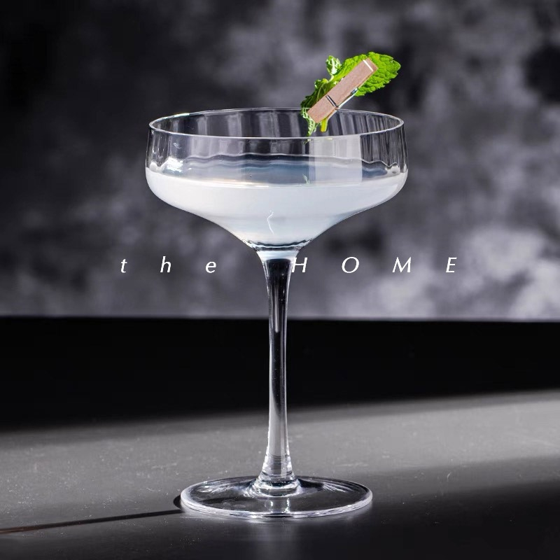 【พร้อมส่งในไทย】แก้วค็อกเทล แก้วมาร์ตินี่ ทรงาสูง ปากกว้าง Martini glass Cocktail 300ML