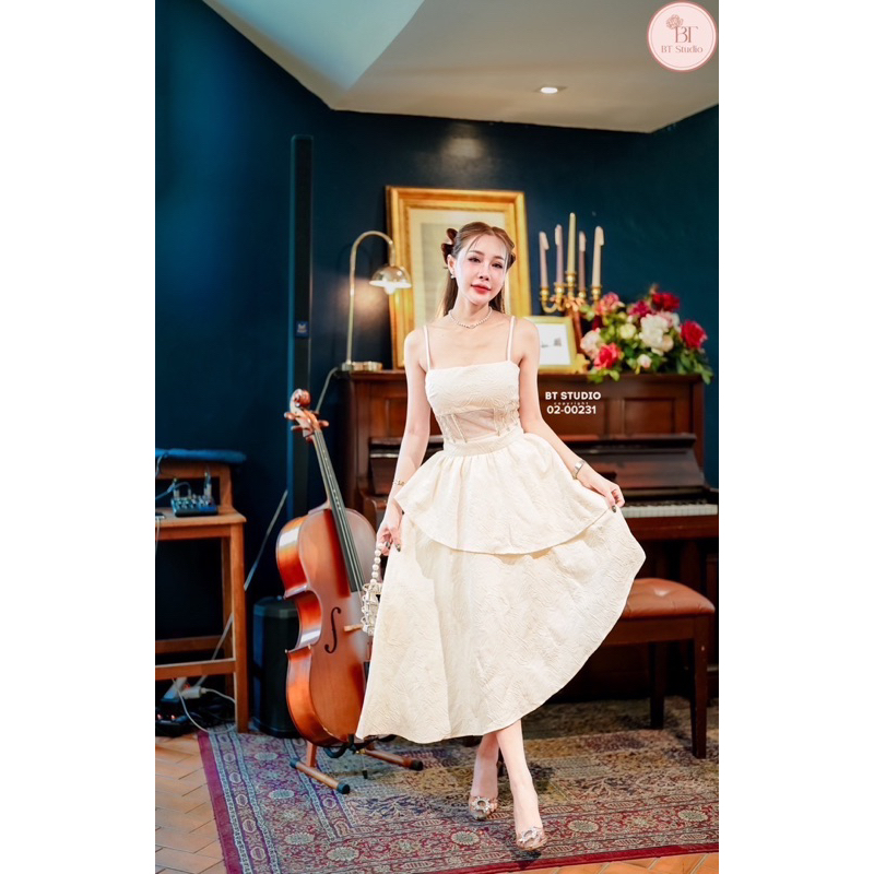 BT 02-00231C เดรสสายเดี่ยวแต่งเพชรระบายชั้น