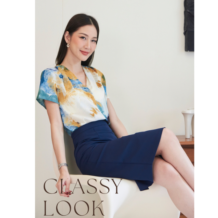 *Laboratory* 8219 พิมพ์ลาย เสื้อทำงาน คอวีจีบบ่า ไหล่เรียบ แขนสั้น **new printed**