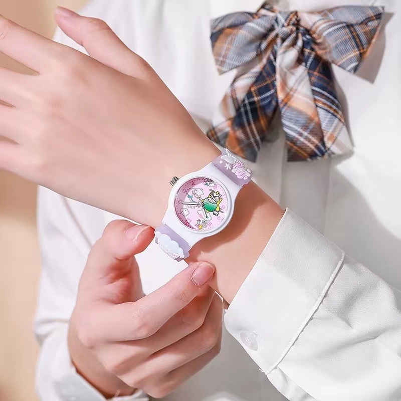 ⌚️สินค้าพร้อมส่งในไทย🌸Sanrio นาฬิกาข้อมือ สายซิลิโคน กันน้ํา คุณภาพสูง สีมาการอง ลายการ์ตูน สําหรับเด็กนักเรียน