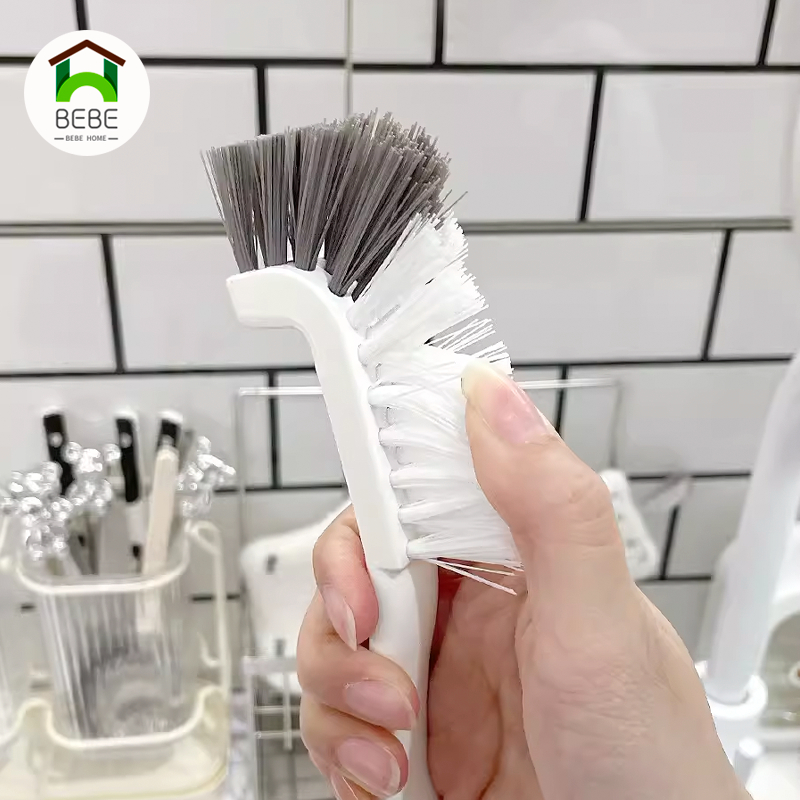 แปรงซักรองเท้า สามารถนำไปขัดทำความสะอาดร่องกระเบื้อง หรือเครื่องใช้ภายในครัวเรือนอื่น ๆ ได้
