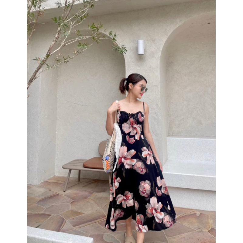 เดรสยาวลายดอก สีดำลายดอกสีชมพู brand me.instyle