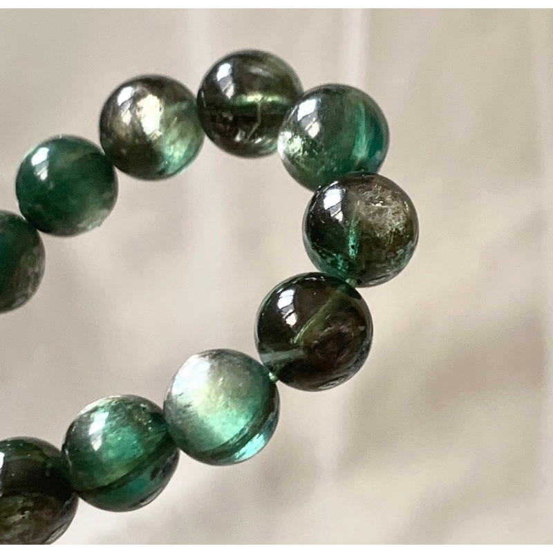 Rare Green Lepidolite 10 mm Bracelet Ultra High  Rare Green Gem Lepidolite Bracelet 10 mm for Healing, Worry, Dependency - รูปที่ 4