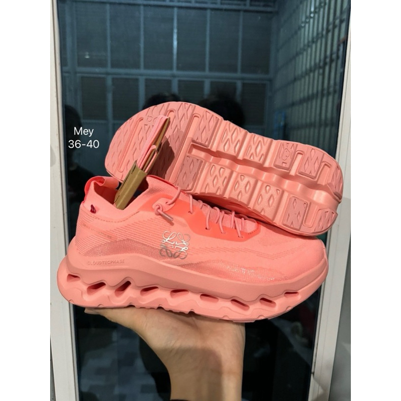 รองเท้า Loewe On Cloud