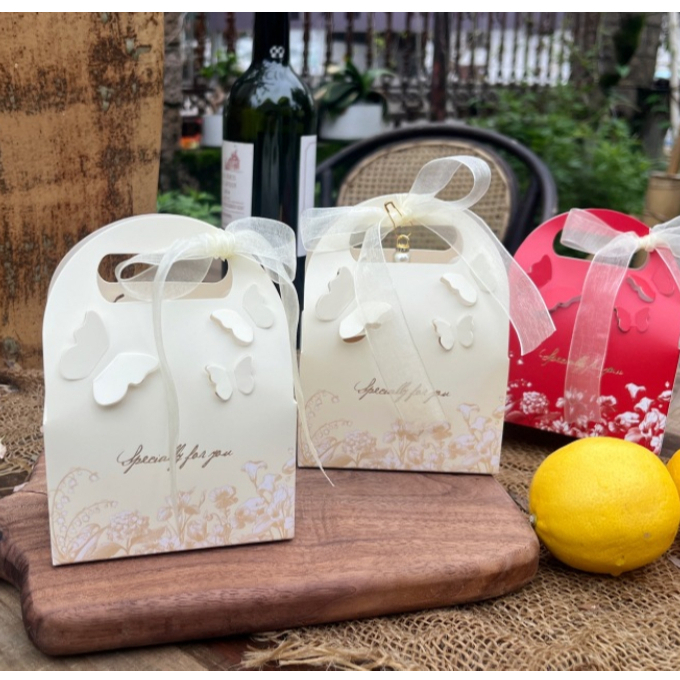 ✅ราคาถูก✅กล่องของขวัญ ลายดอกไม้ ผีเสื้อ ผูกโบว์แก้ว ใส่ของชำร่วย ใส่ขนม พร้อมส่ง