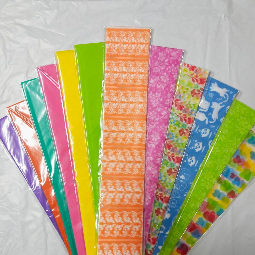 กระดาษสาบาง เนื้อนุ่ม ยกโหล12แผ่น ขนาดแผ่นใหญ่พิเศษ 85x54cm. คละสี คละลายให้แล้ว ใช้ห่อของ