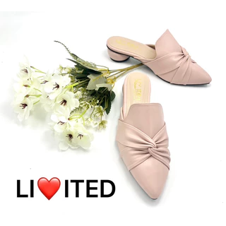 Limited Shoes รองเท้าหัวแหลม รหัส CY 3000