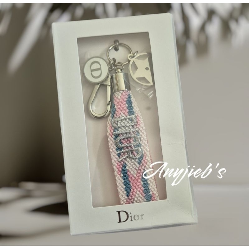 พวงกุญแจ Dior VIP Gift