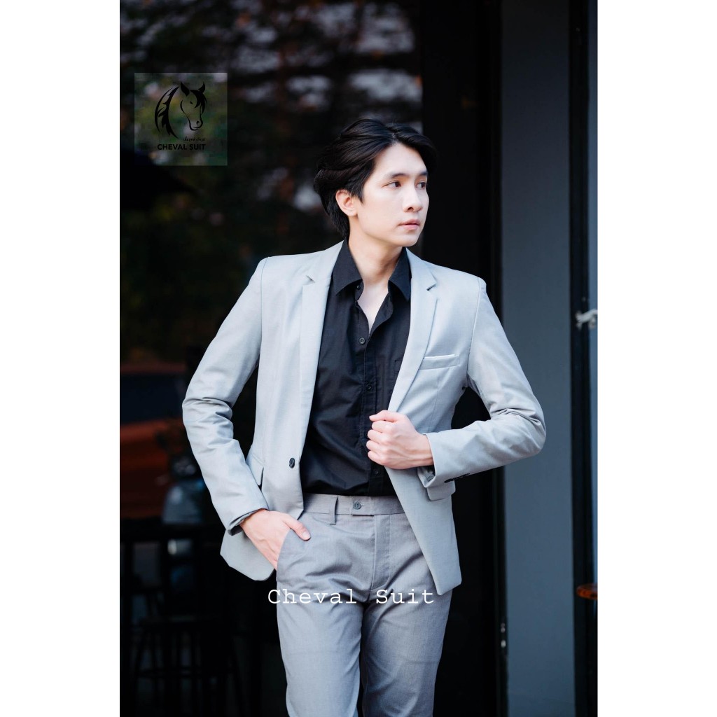 ตะกร้าใหม่ ชุดสูทผู้ชายสีเทาอ่อน รุ่น 1 กระดุม เสื้อสูท+กางเกง สินค้าพร้อมส่ง ชุดสูทผู้ชายใส่ออกงาน ชุดสูทผู้ชายใส่ทำงาน