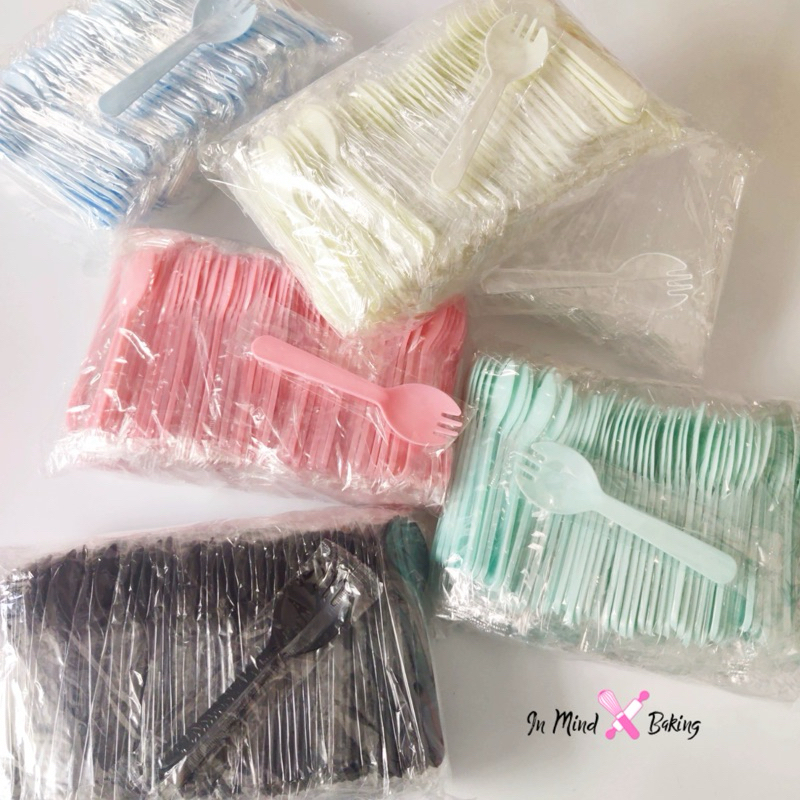 ช้อนส้อมพลาสติก แบบใช้แล้วทิ้ง แพ็ค 100 ชิ้น(แยกถุงทุกชิ้น)