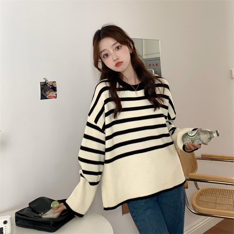 4สี เสื้อคอกลม เสื้อเชิ้ตทางม้าลาย ปลายเสื้อผ่า สไตล์เกาหลีขี้เกียจ ยืดได้ เนื้อผ้านิ่ม#22181