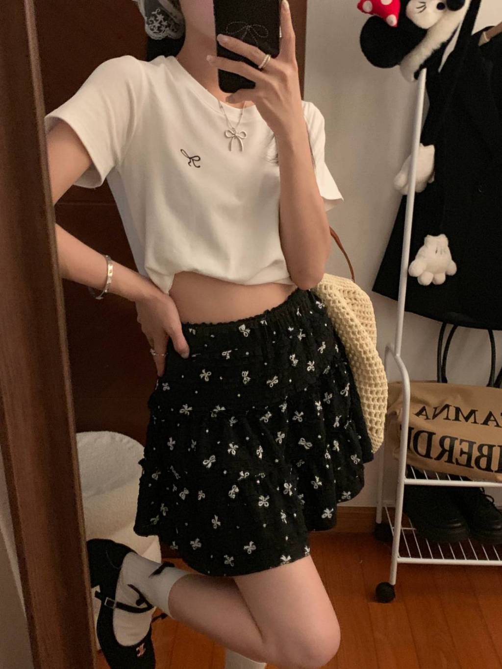 Vogue🌟พร้อมส่ง🌟 กระโปรงขาสั้น เอวสม๊อค ดีเทลลายโบว์ทั้งตัว ขอบลูกไม้ (1059-G) - รูปที่ 5