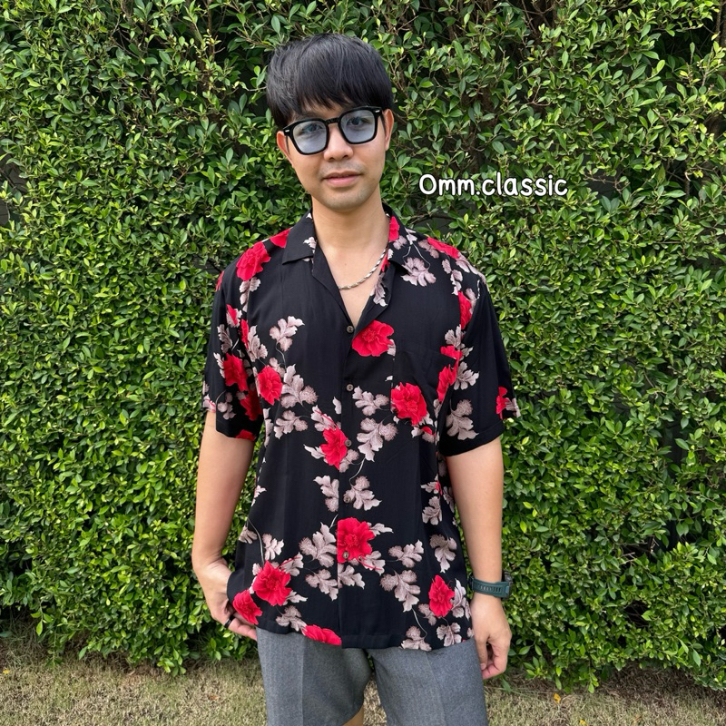 เสื้อฮาวายผ้านิ่ม(สปันเรยอน)ลายดอกไม้แดงพื้นดำ