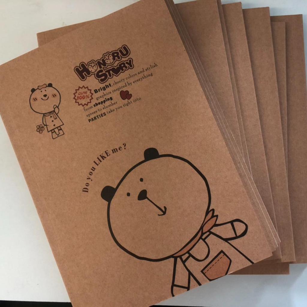 (ยกโหล 12 ชิ้น) No.725 สมุดปกน้ำตาลลายการ์ตูนมีเส้น  สุ่มลายหน้าปก ขนาด 175x250 mm