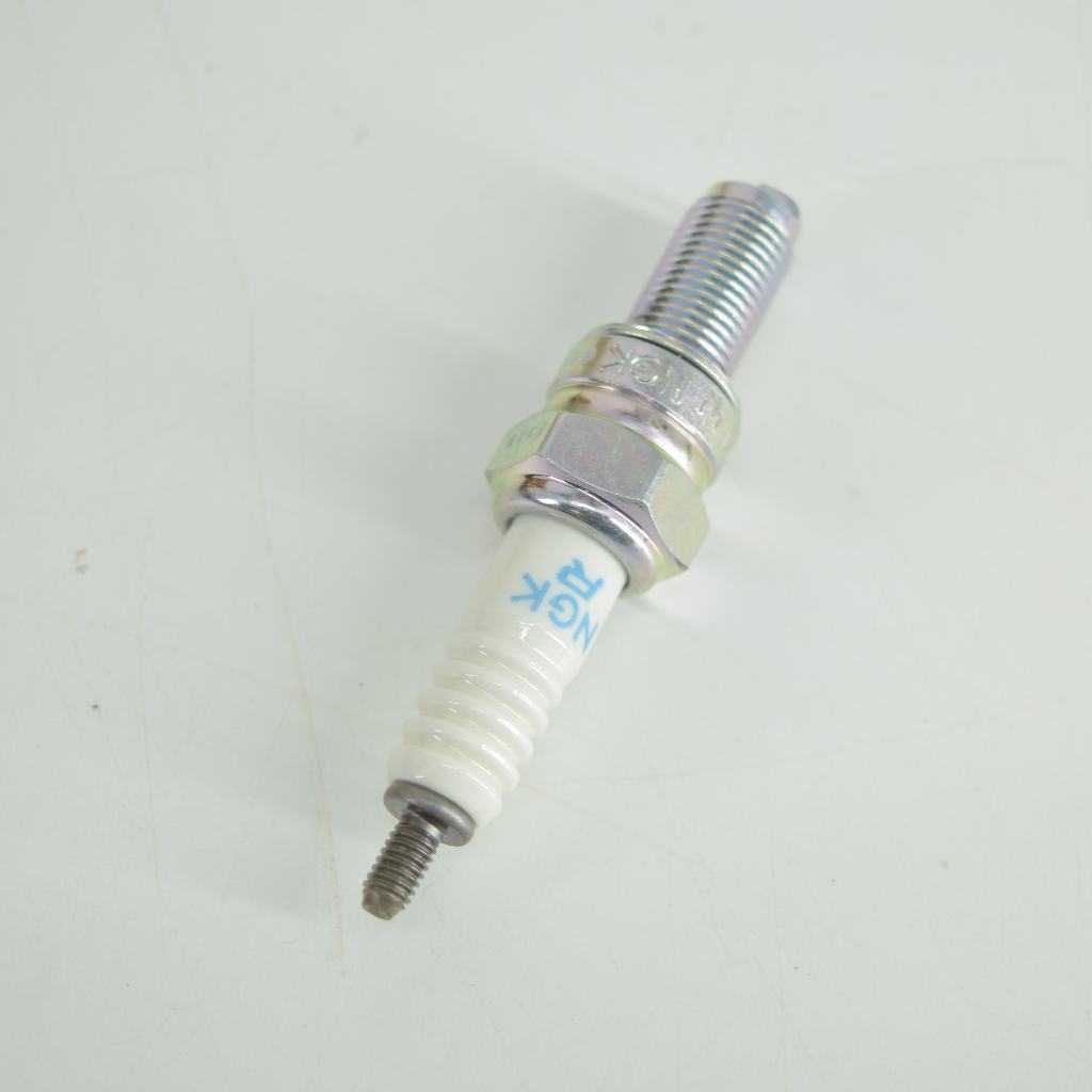 หัวเทียน (NGK R CR8E) YZF-R3 ,EXCITER แท้ศูนย์ยามาฮ่า ราคา/1ชิ้น 94700-00330