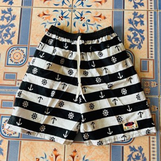 กางเกง ลายริ้ว L ยาวประมาณเข่า ลายใหม่ สวยมาก