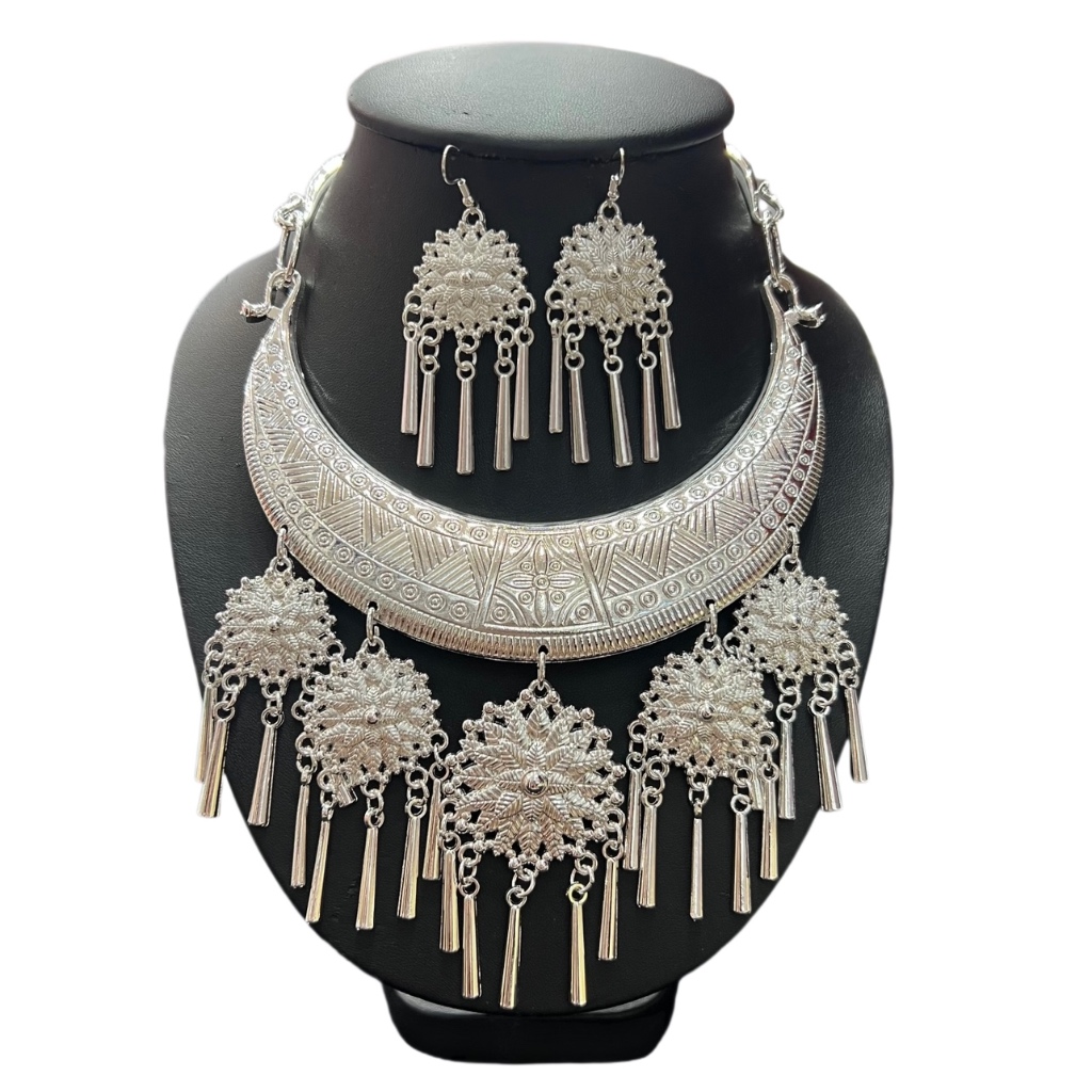 Accessories สร้อยคอแฟชั่นเก่า สร้อยอีสานชุดล้านนาไทสร้อยเงินต่างหู สีรมดํา เงิน สินค้าพร้อมส่ง
