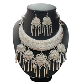 Accessories สร้อยคอแฟชั่นเก่า สร้อยอีสานชุดล้านนาไทสร้อยเงินต่างหู สีรมดํา เงิน สินค้าพร้อมส่ง