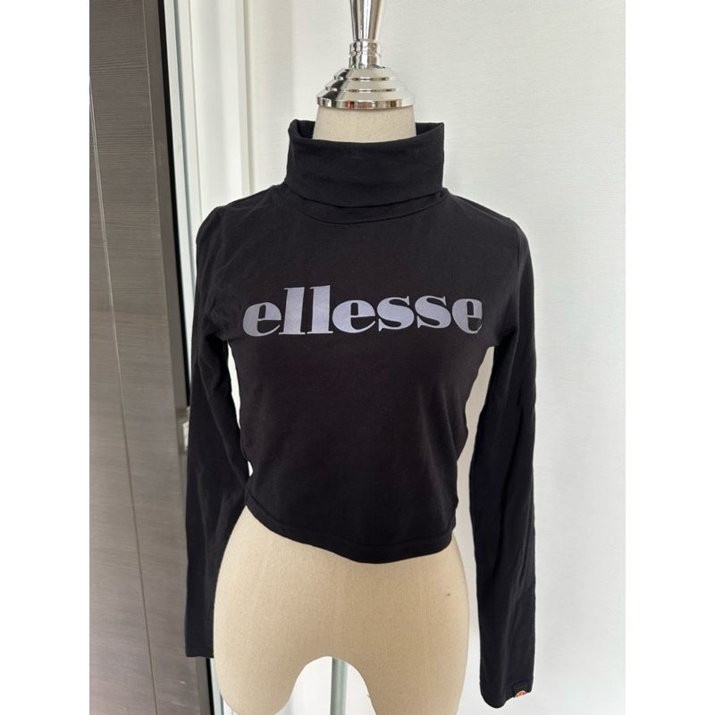 เสื้อครอป แขนยาว ellesse kept unused