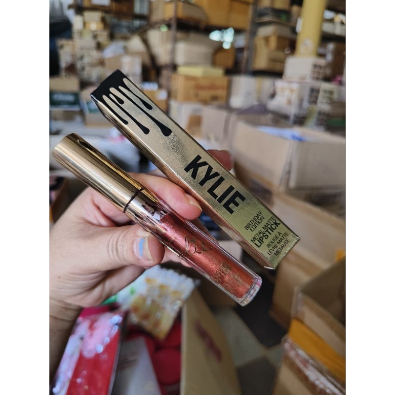 ทาตาแท่งกริสเตอร์ชิมเมอร์ไครี่หรือลิปสติกกริสเตอร์ชิมเมอร์❌มี2เบอร์❌