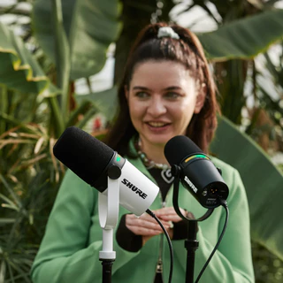 Shure MV7+ Podcast Microphone ไมโครโฟนสำหรับพอดแคสต์
