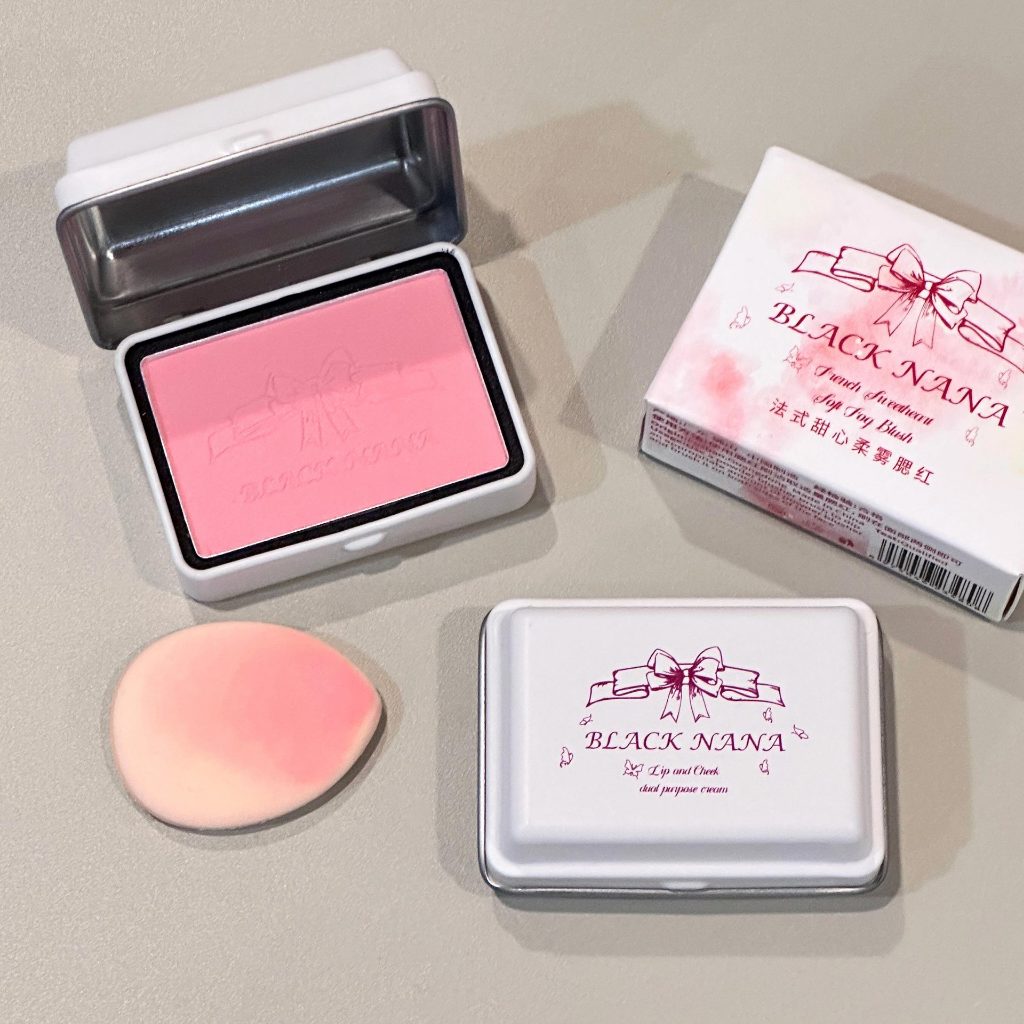บลัชออน รูปทรงกล่องเหล็ก Blush ความอิ่มตัวต่ำ เนื้อแมตต์ ปัดแก้ม เนื้อดี สีสวย ติทนนาน กันน้ำ โชว์ความขาว