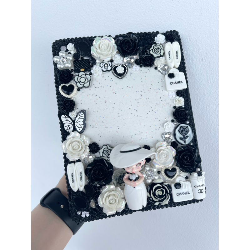 เคสIPad 9.7(gen5-6) เคสdiyโมเดลแท้ Laura charm