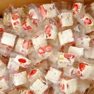 Yuumi_snack นูกัต Nougat ผสมFDสตรอว์เบอร์รี่กับลูกเกด นูกัสรสนมแพะ ขนมคุ้กกี้ไต้หวันนมเคลือบตังเม