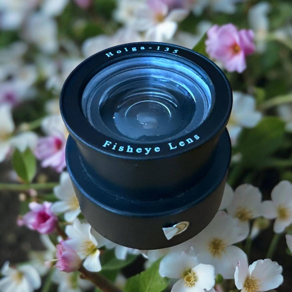 HOLGA-135 FISHEYE LENS FOR HOLGA 135/135B